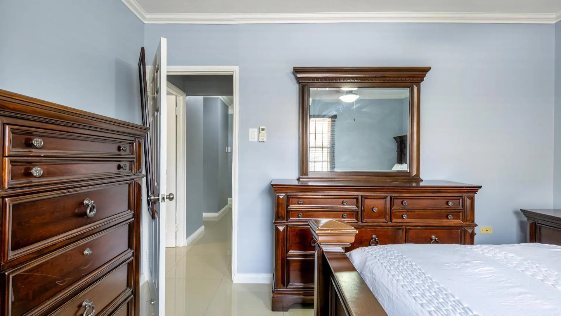 Luxurious Living At Winchester Estate Camperdown 0*,  Jamaika