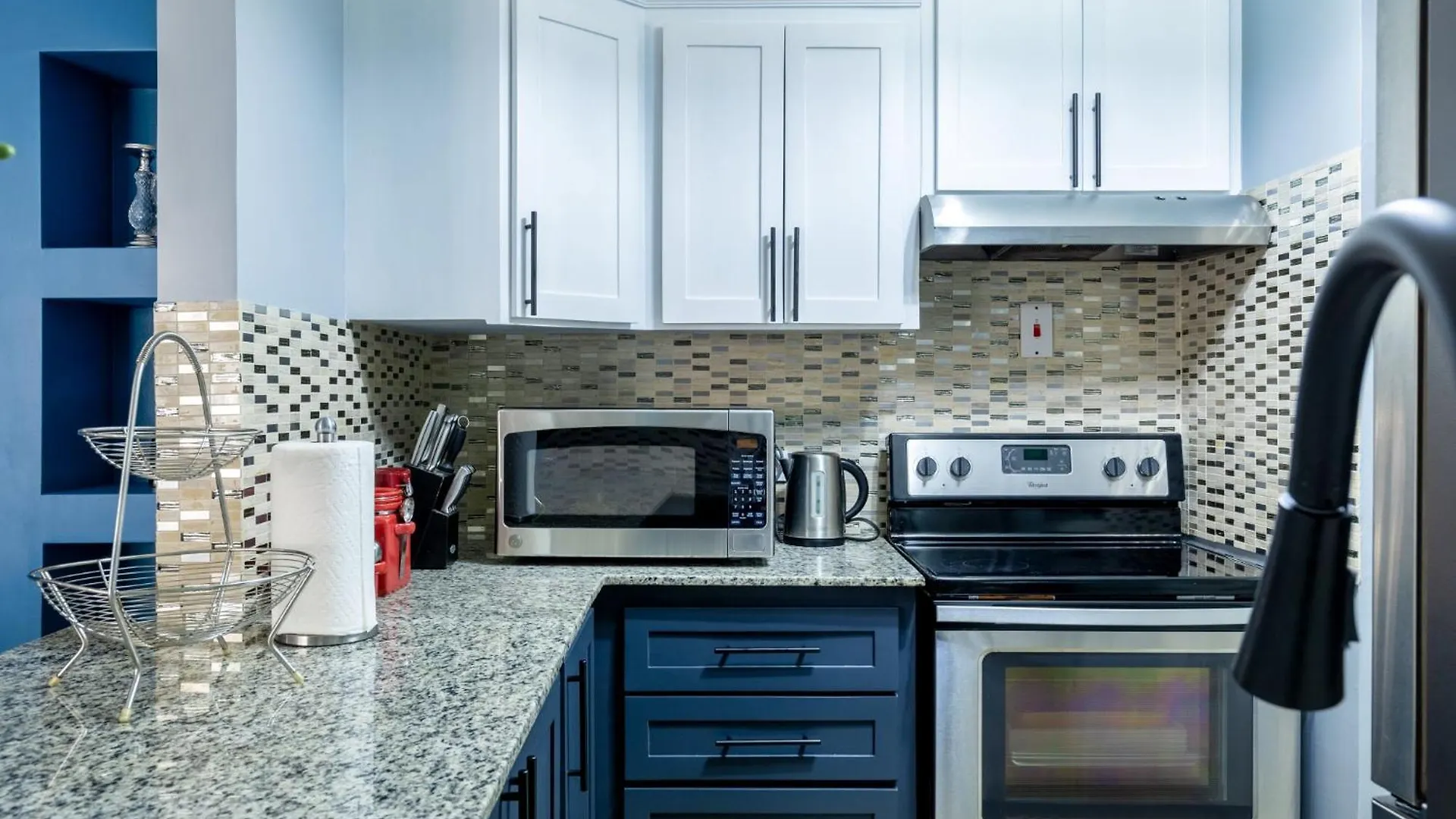 Luxurious Living At Winchester Estate Camperdown Apartment