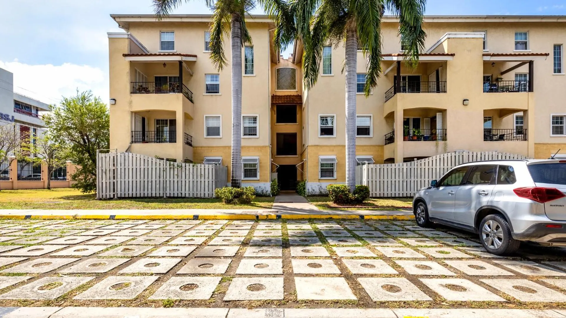 Luxurious Living At Winchester Estate Camperdown Jamaika